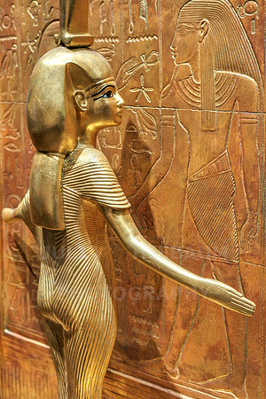 Goddess Neith at the canopic shrine of Tutankhamun